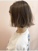 切りっぱなしボブのグレージュ○