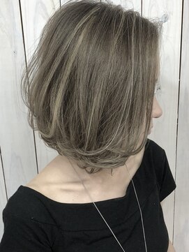 ローウェル(Rowel) ハイライト×ハイグレージュ×ボブ