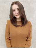 ゆるっと流れるセンターパート_ヘーゼルベージュ_レイヤーカット