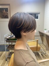 シアンヘアデザイン(cyan hair design) 前髪長めのハンサムショート