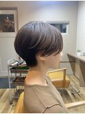 前髪長めのハンサムショート