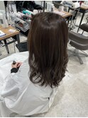 オリーブベージュ