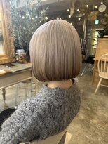 ウィークエンド(WEEKEND)&nbsp;憧れのホワイティーベージュ