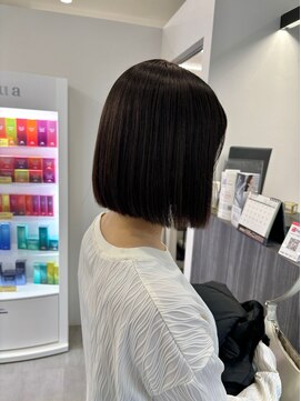 プレジールバイラファブリック(PLAISIR by LA FABRIQUE) 切りっぱなしボブ×メテオストレート【新村/PLAISIR/草加】