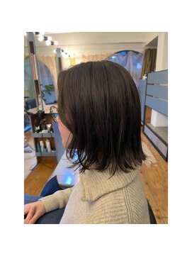 ラゴム(Lagom) ＃お客様スタイル ＃カーキ ＃切りっぱなしボブ