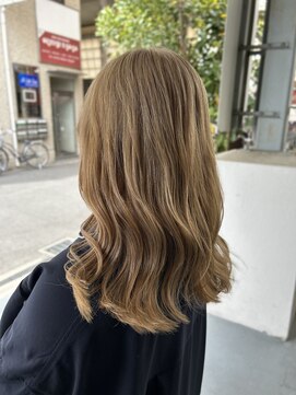 シダ(sida) 『夏はハイトーンがかわいい』ミルクベージュ