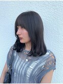 グレージュ切りっぱなしボブ前髪ありミニボブミルクティベージュ