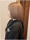 ショート ボブ ハイトーン ホワイトベージュ ブリーチ 10代20代