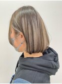 ダブルカラー前下がりボブ