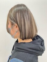 クオーター(QUARTER)&nbsp;ダブルカラー前下がりボブ