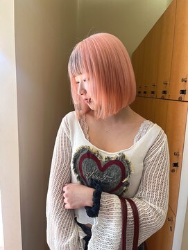クラウド(Cloud) 切りっぱなしボブとピンクカラー