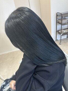 ベル サウス(BHEL south) ＊ミディアムレイヤーボブブルーブラック顔周りカット