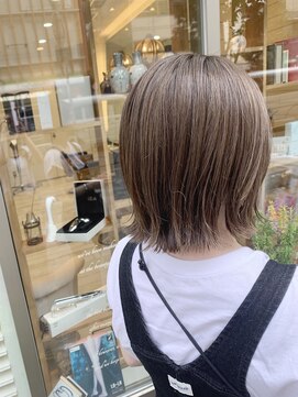 ネオリーブ アンド 渋谷店(Neolive &) ハイライトベージュぱつっとショートボブ