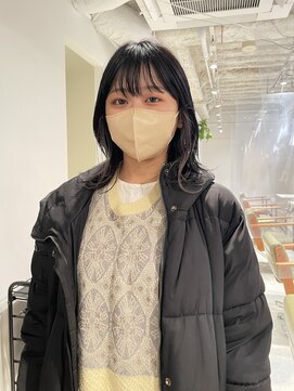 トレス(TRESS) 外ハネボブ　レイヤーボブ　インナーカラー　イヤリングカラー