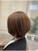 ステップボーンカット×ショートボブ