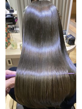 ジーナ 福岡天神(Zina) Khaki Grayge × Premium髪質改善トリートメント【中村一樹】