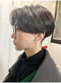 メガネと相性◎刈り上げ前下がり毛流れセンターパート！！