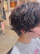 エシレ(esille.) ラフウェーブのショートスタイル