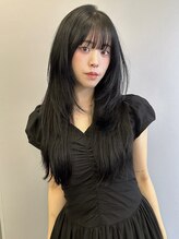 ユエン(uyen) NANA 暗髪カラー