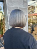 ハイトーンインナーカラー内巻きボブ