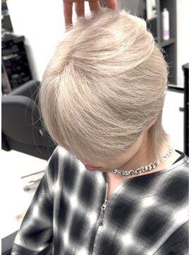 メンズサロンコンマ(men's salon ,) 高明度ホワイトベージュ