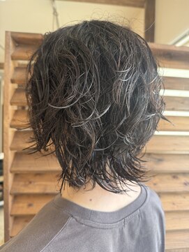 リノ 辻堂(lino) くせ毛活かしウルフカット