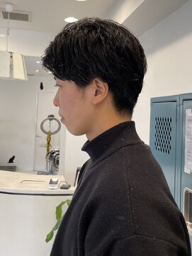 アンプ(amp) 低め刈り上げスタイル