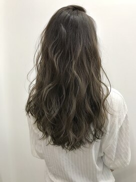 キューズ クラブ(cuz KLUB) 【cuzKLUB】グラデーションハイライト×waveロング