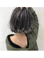 トルネード(TORNADO)&nbsp;外国人風ボブ ハイライトバレイヤージュ グレージュ 白髪ぼかし