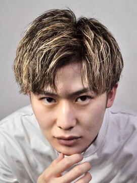 プレミアムバーバー 原宿店(PREMIUM BARBER produce by HIRO GINZA) ツーブロック×ツイストパーマ 原宿/メンズカット/パーマ/床屋