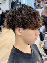 ウェイビーエフティフィフス 横浜西口(WAVEY ft.fifth)&nbsp;波巻きパーマメンズマッシュツイストスパイラルパーマ横浜西