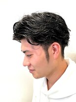 ナチュラルセンターパートツーブロック刈り上げ人気！