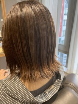 クラッシー(CLASSY)の写真/《紙屋町徒歩2分》歴10年以上のスタイリストが担当◎ダメージレス×色持ちの良さで綺麗に白髪をカバー◇