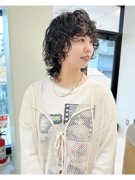 ホロ(hollo) マッシュウルフパーマ ショートウルフミディアムレイヤーパーマ
