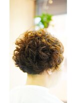 ネス(NESS)&nbsp;ふわふわのまあるいカーリーヘア