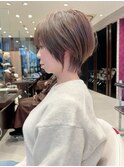 earthショートレイヤーボブミルクティー丸みショートボブ