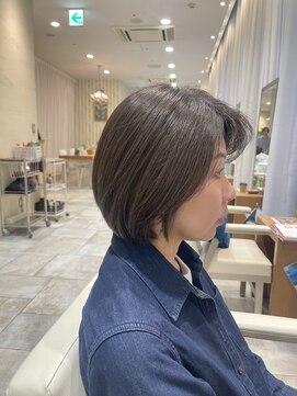 ヒアカアヴェダ 天神VIORO (Heaka AVEDA) レイヤーショートボブ×ベージュブラウン