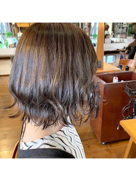 ピースリーヘア バイ カーサ(peathree.hair by CASA) 切りっぱなしボブ×ハイライト