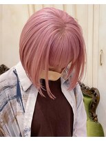 シェリア(Shelia)&nbsp;ベビーピンク_暖色系カラー_ぶつ切りボブ_ピンクベージュ