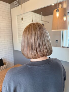 ブリーチONカラー、ベージュ