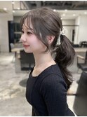 顔まわりカット オリーブグレージュ ポニーテールレイヤーカット