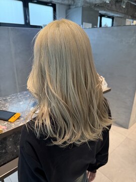 シェリム 栄(CHERIM) white blond