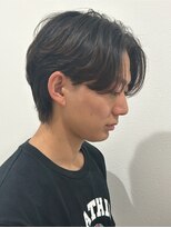 ヒュイル バイ ニアウ(Hwyl by Niau)&nbsp;MEN’S HAIRセンターパートスパイラルパーマニュアンスパーマ