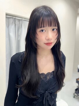 ノエラ(NOELA) 顔周りレイヤーで黒髪でも個性を!