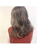 透明感グレージュ