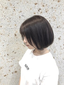 イロリ(ILOLI) ダークグレージュ