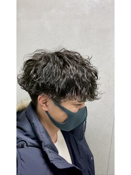 エルオム(EL.HOMME) 波巻きパーマ／刈り上げマッシュ