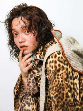 トゥコ(tuco) くるくるパーマパーマヘアスパイラルパーマミディアムパーマ強め
