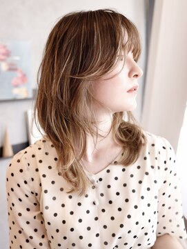 エムスラッシュ アヴェダ 自由が丘(M.SLASH AVEDA) センターパート/流し前髪/イヤリングカラー/自由が丘