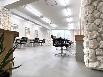 Moana by HEADLIGHT 豊中曽根店【モアナ バイ ヘッドライト】